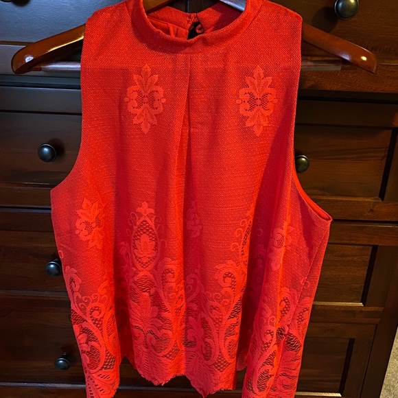 Tops - Picture 12 of 16